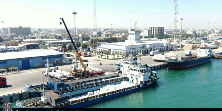 شرکت های بین المللی به بنادر غرب هرمزگان روی خوش نشان دادند