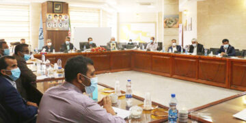 در دومین نشست شورای هماهنگی مدیران شیلات هرمزگان مطرح شد : پیگیری و حل مسائل و مشکلات  تولید کنندگان و سرمایه گذاران شیلاتی در اولویت باشد