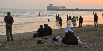 مصوبه جديد ستاد استاني مبارزه با کرونا؛ رنگ هرمزگان تا چهار ماه براي مسافران قرمز شد