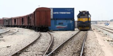 800 مترخطوط جدید ریلی در بندر شهید رجایی بهره برداری شد