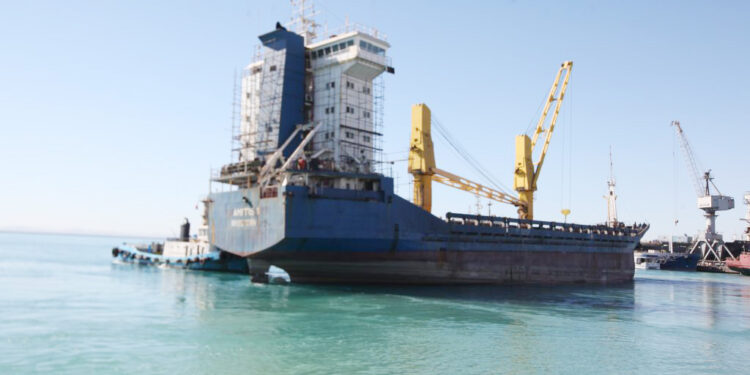 شناور4هزارتنی برای تعمیرات وارد ایزوایکو شد