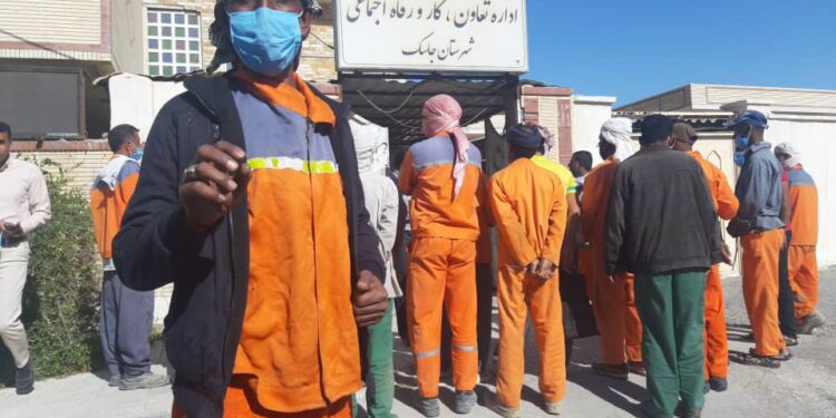 پاکبانان جاسک بخاطر تغییر ساعات کاری دست از کار کشیدند