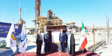 رییس جمهوری در مراسم افتتاح ویدئویی 27طرح عمرانی، تولیدی و گردشگری قشم؛ امتیازات و معافیت ها در مناطق آزاد باید افزایش یابد