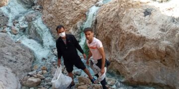 زباله های رها شده گردشگران در آسیاب تاریخی روستای گنو