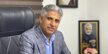 تجلیل از نخبه هرمزگانی در حوزه شیلات کشور