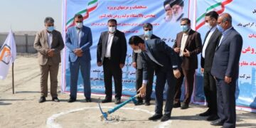 کلنگ پنجمین پالایشگاه تولید روغن پایه کشوردر هرمزگان زده شد