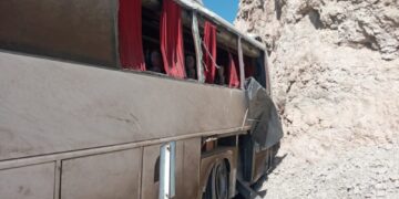 جاده پیچید و راننده نپیچید