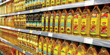 دوگانه های تولید یک روغن درهرمزگان مردم از بوی روغن تولیدی می گویند و مسئولان از تاییدیه استاندارد آن