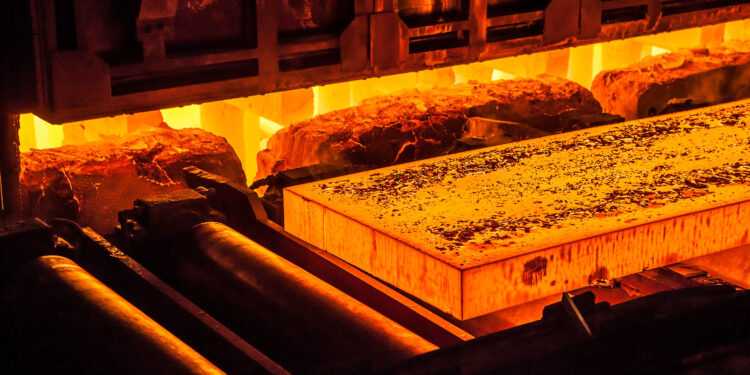 فولاد هرمزگان در آستانه گذر از هدف سالانه