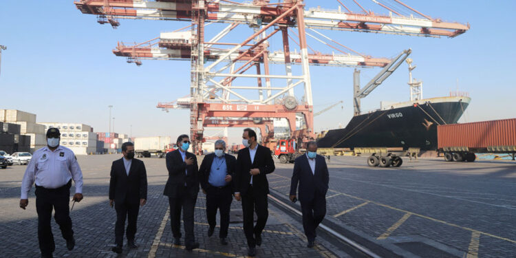 سخنگوی وزارت امور خارجه در بازدید از بندر شهیدرجایی: اقدامات سازمان بنادر نوید بخش روزهای بسیار بهتر در  حوزه دریایی و بندری است