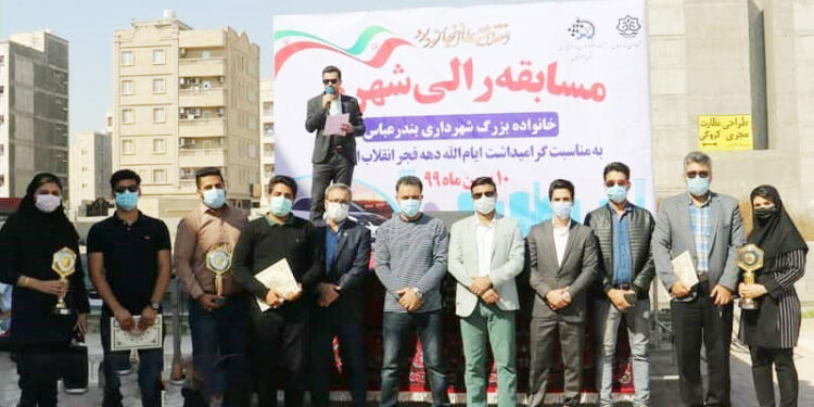 به مناسبت گرامیداشت دهه فجر برگزار شد مسابقه رالی در بندرعباس