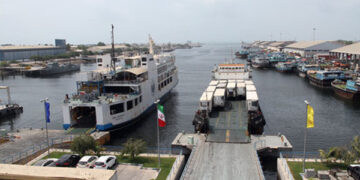 گزارش ندای هرمزگان در کمسییون دریایی مجلس مطرح شد: دستگاه های نظارتی به رانت ایجاد شده در حمل کالاهای صادراتی توسط لندیگ کرافت ها ورود کنند