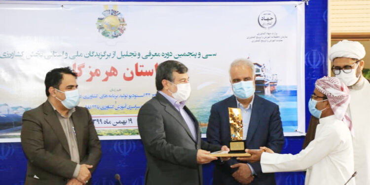 کسب تمام عناوین ملی نمونه کشاورزی استان  توسط بهره برداران شیلاتی؛ انتخاب شش  نمونه ملی بخش کشاورزی کشور ازفعالان  شیلات هرمزگان