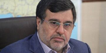 استاندار هرمزگان: سهمیه سیمان عاملانِ توزیع متخلف باید قطع شود
