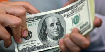 دلار باز هم عقب نشست