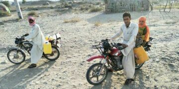 به دنبال آب به روستاهای همجوار  می رویم