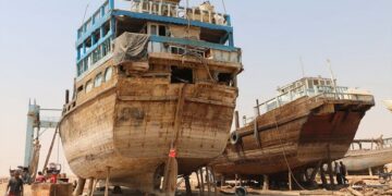 ابلاغ مصوبه جنجالی امحای لنج‌های سنتی؛ لنج های جدید جایگزین لنج های چوبی می شوند