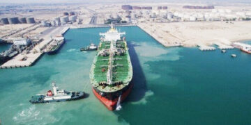 امکان بارگیری بدون واسطه فرآورده های نفتی در بندرعباس فراهم می شود
