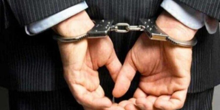 کلاهبردار متواری ۲۶۰ میلیارد ریالی در کیش دستگیر شد