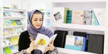 هاجر مظاهری مدیر خانه کتاب قشم