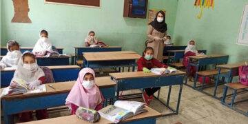 حضور دانش آموزان در مدارس کم جمعیت اختیاری است