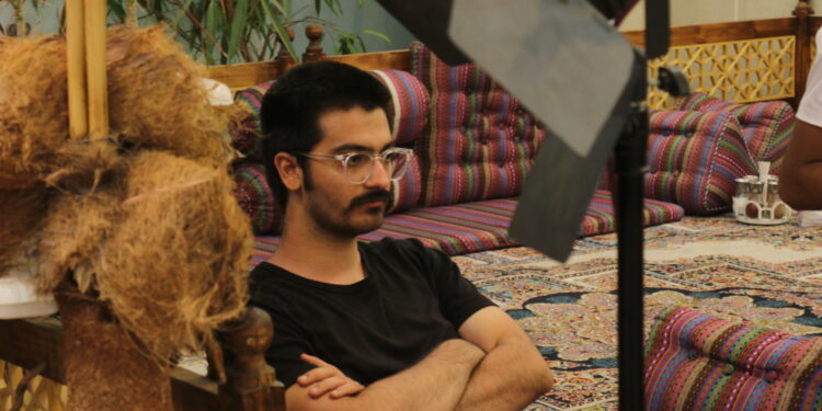 هوا بوی غریبه ها را میدهد