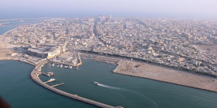 هرمزگان محروم از منابع بانک های مناطق آزاد و قرارداد بیمه ای شرکت های بزرگ