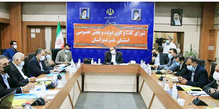 استاندارهرمزگان درنشست شورای دولت و بخش خصوصی مطرح کرد؛  بساط مدیریت ناکارآمد باید جمع شود