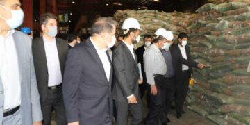 رضایی در واکنش به دپوی فراوان کالا در بندرشهید رجایی؛ معیشت مردم بیش از محاصره خارجی، مورد تحریم داخلی هاست