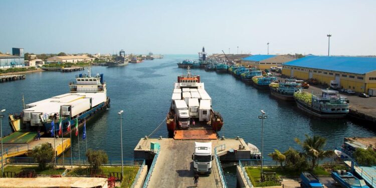 رشد صادرات نفتی در بنادر شرق هرمزگان