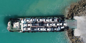 بیش از یک میلیون مسافرمهر و آبان ۱۴۰۰از آب‌های قشم تردد کردند