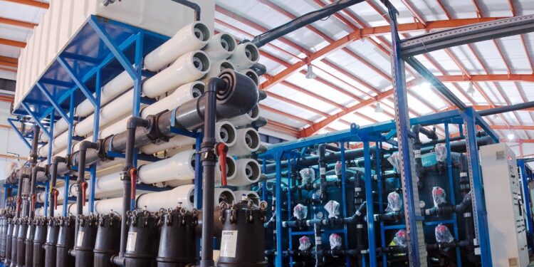 نجات از کم آبي، ماموريتي غيرممکن؛ قشم نيازمند اعتبار ويژه  برای گذر از بحران کم آبی است