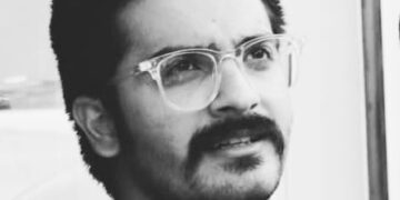 پیرمردی که از آنِ دریاست، و به آن باز خواهد گشت»