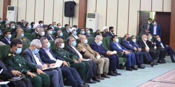 بررسي سفر دو روزه رئيس جمهور؛ اعتراف به فقر و فلاکت در هرمزگان