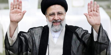 رئیسی فردا به هرمزگان می آید؛ سفر رئیس جمهور به هرمزگان تحت تاثیر سیل و زلزله مسئولان استان مطالبات هرمزگان را محدود به بازسازی مناطق حادثه دیده نکنند