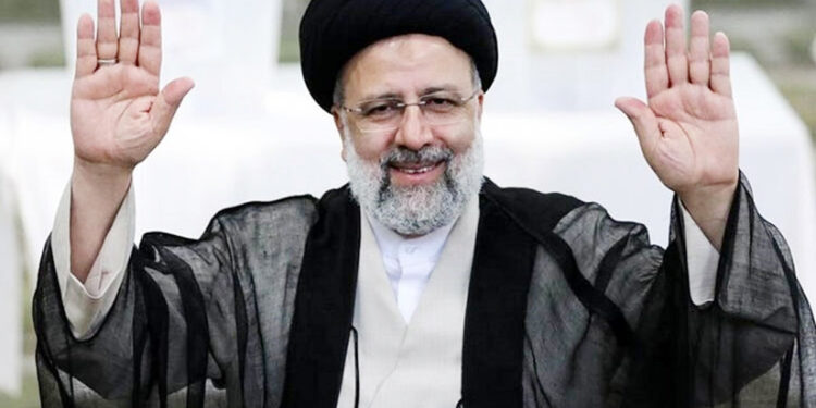 رئیسی فردا به هرمزگان می آید؛ سفر رئیس جمهور به هرمزگان تحت تاثیر سیل و زلزله مسئولان استان مطالبات هرمزگان را محدود به بازسازی مناطق حادثه دیده نکنند