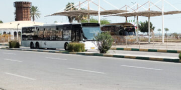 دردسر اعتصاب رانندگان اتوبوس برای مسافران  مدیرعامل سازمان حمل و نقل بار و مسافر: مشکل رانندگان با گفتگو حل شد