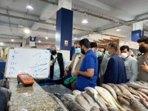 6 300x225 - در بازدید مدیرکل تعزیرات حکومتی هرمزگان تصمیم گیری شد؛ مهلت یک هفته ای برای تعیین تکلیف وضعیت بهداشت بازار ماهی فروشان