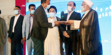 300 نفر از نیکوکاران و حامیان اکرام ایتام در هرمزگان تجلیل شدند