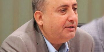 رئیس اتاق بازرگانی در دیدار با دستیار ویژه وزارت خارجه: معرفی ظرفیت های اقتصادی هرمزگان مهمترین هدف ما در حوزه بین الملل است