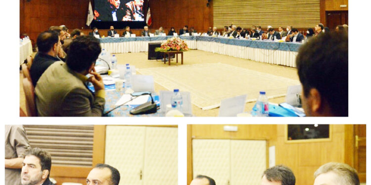 حضور مدیرکل ورزش و جوانان هرمزگان در همایش ‌ مدیران کل استان‌ ها با حضور وزیر ورزش و جوانان