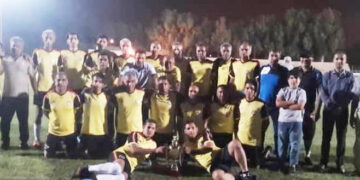 نایبند بر سکوی قهرمانی