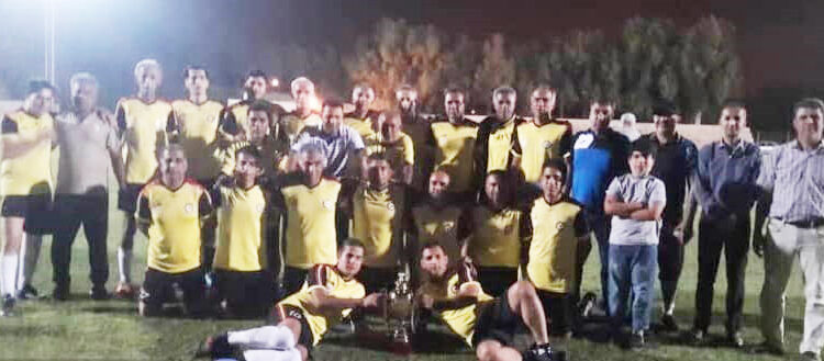 نایبند بر سکوی قهرمانی