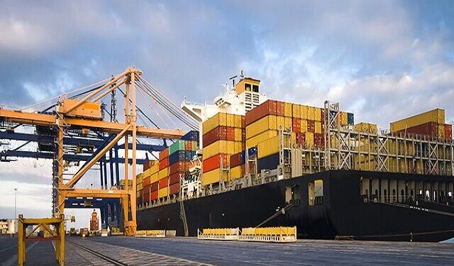 تعیین تکلیف ۱۲۲ هزار کانتینر در بندر شهید رجایی