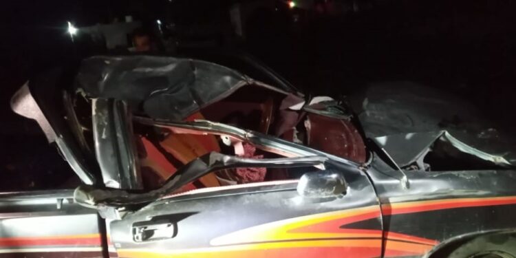 تراژدی جاده جاسک ادامه دارد؛ چهار مجروح در تصادف شبانه با شتر