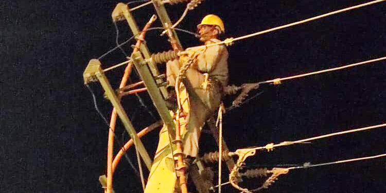 قطعی برق در نقاط مختلف هرمزگان باعث گلایه مردم شد