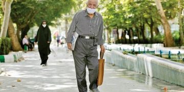 نماینده ولی فقیه در استان هرمزگان تاکید کرد؛ بازنشستگان از نظر معیشتی شرایط سختی را تجربه می‌کنند