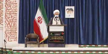 نماینده ولی فقیه در استان هرمزگان:  سیاست مشخصی برای حمایت از صنایع کوچک باید تدوین شود