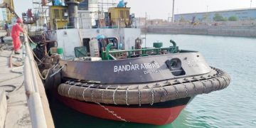 عمیرات اساسی سه فروند شناور در بندر شهید رجایی