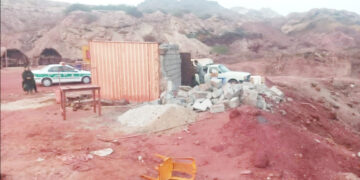 آزادسازی یک و نیم کیلومتر از حریم دریا در محدوده معدن خاک سرخ جزیره هرمز